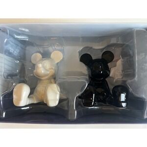 Disney Enesco Black & White‎ Mickey Mouse Salt & Pepper Shakers Set